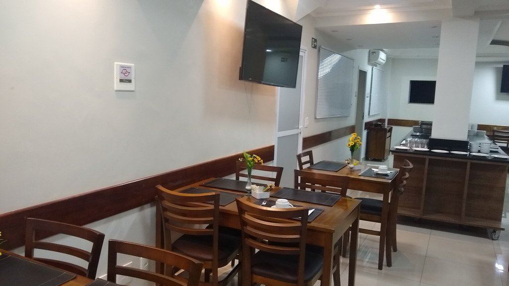 上阿瓦雷广场旅馆-餐饮