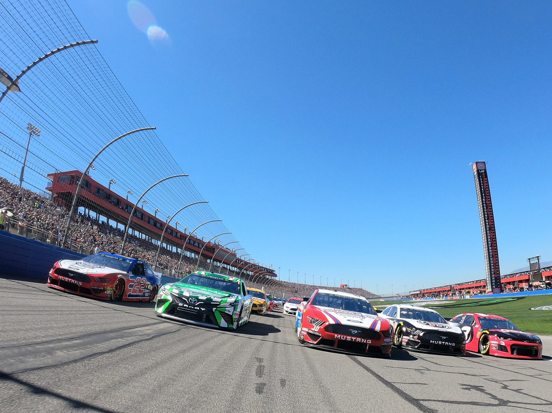 方塔纳旅游景点-Auto Club Speedway