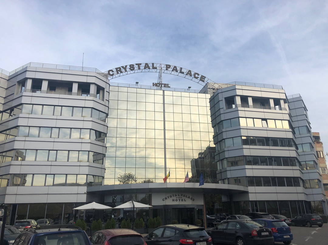 水晶宫酒店主图