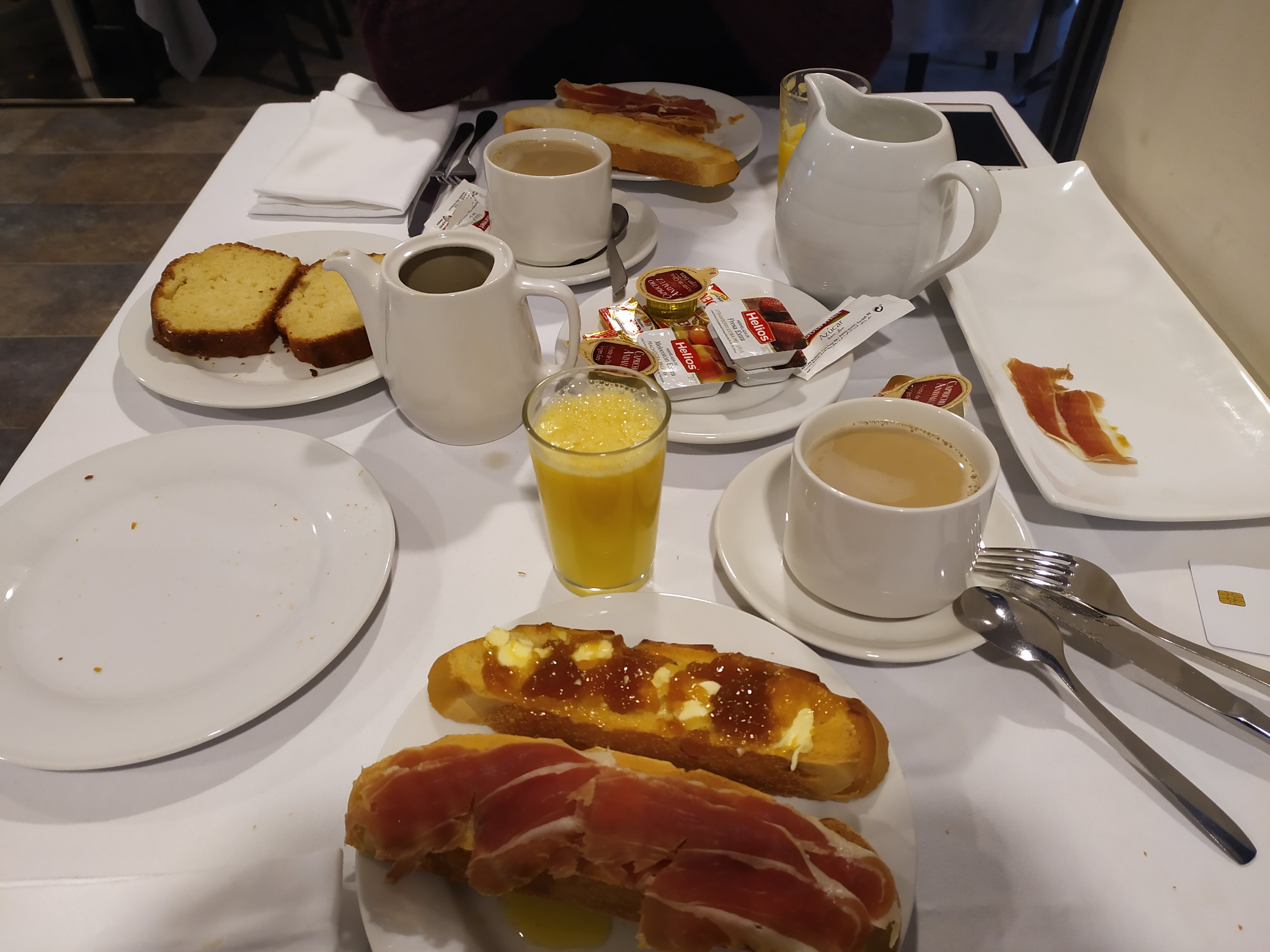 Abadía De San Martín-餐饮