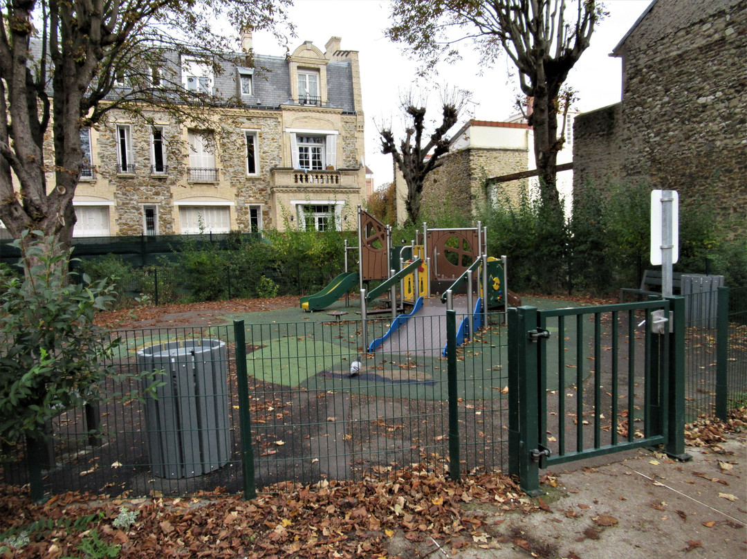 Square Arnaud Beltrame-Noisy-le-Sec必去景点