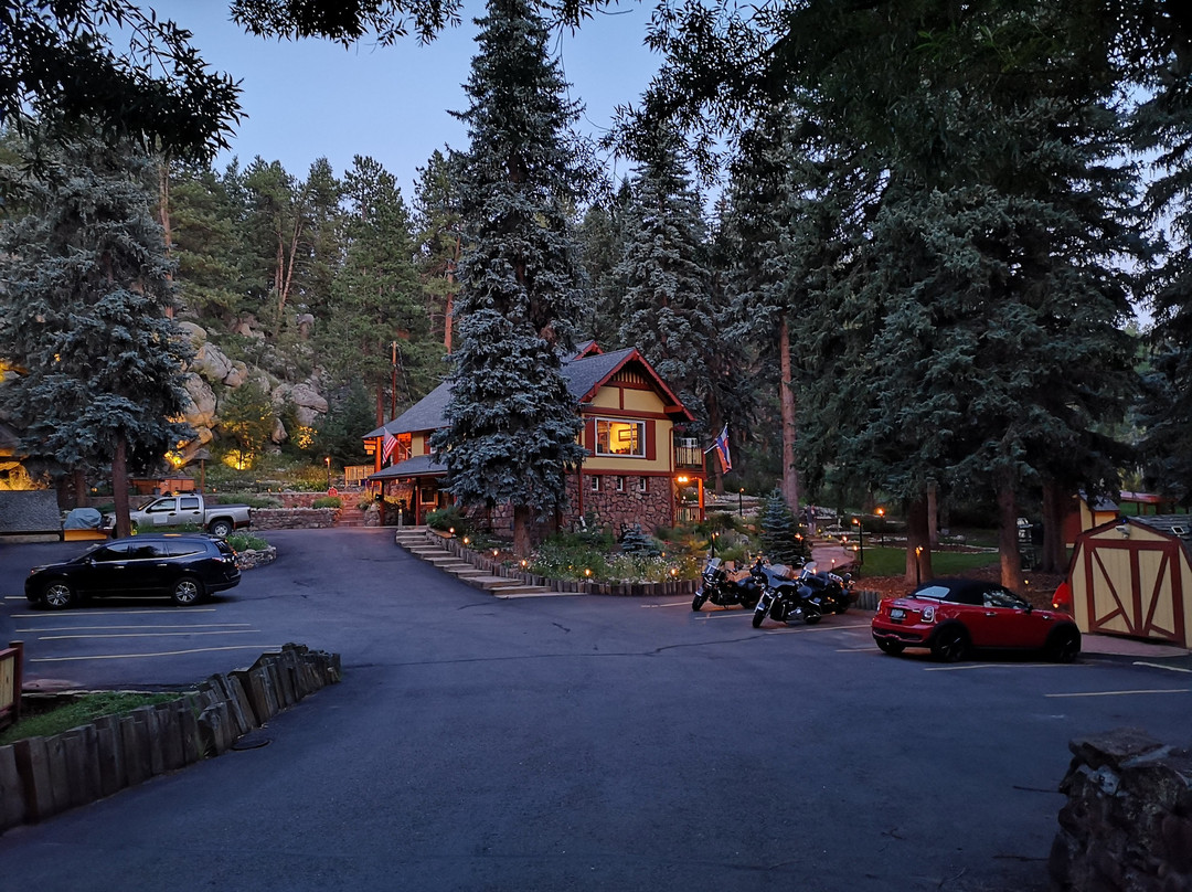 Alpen Way Chalet Mountain Lodge主图