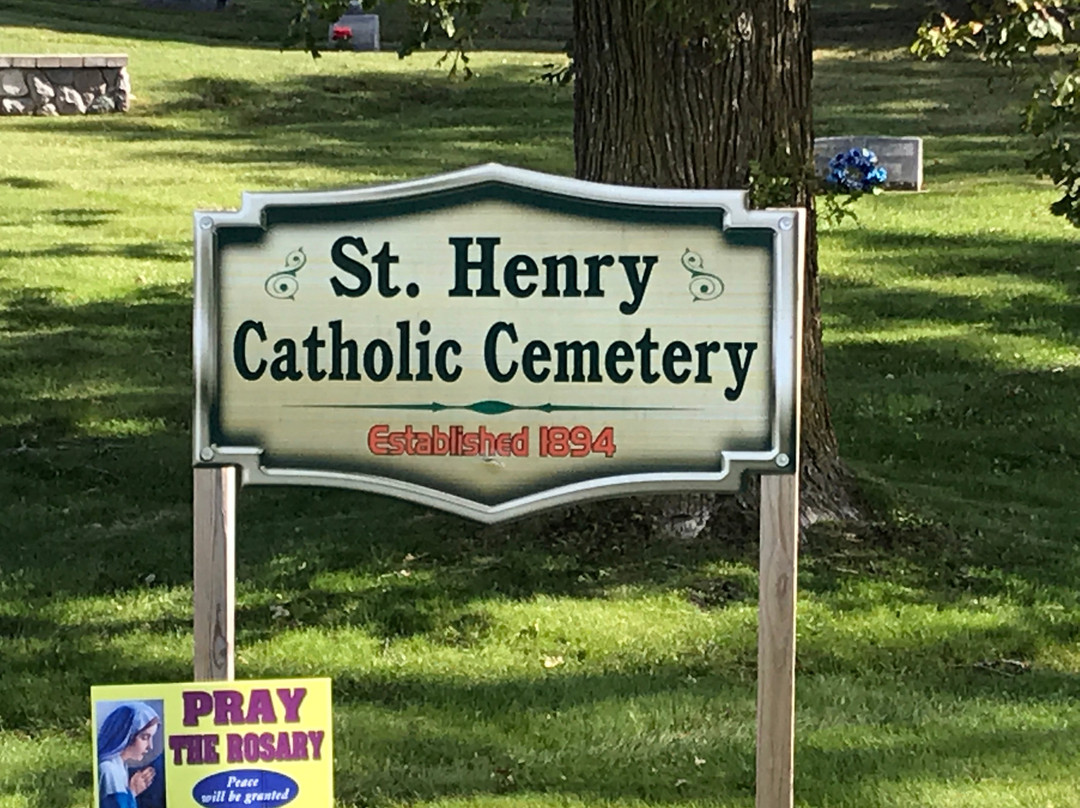 St. Henry Catholic Cemetery景点图片