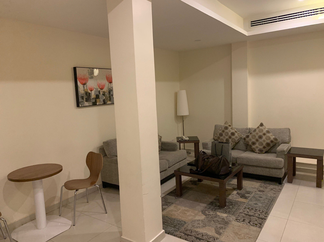 Grand Lily Hotel Suites主图