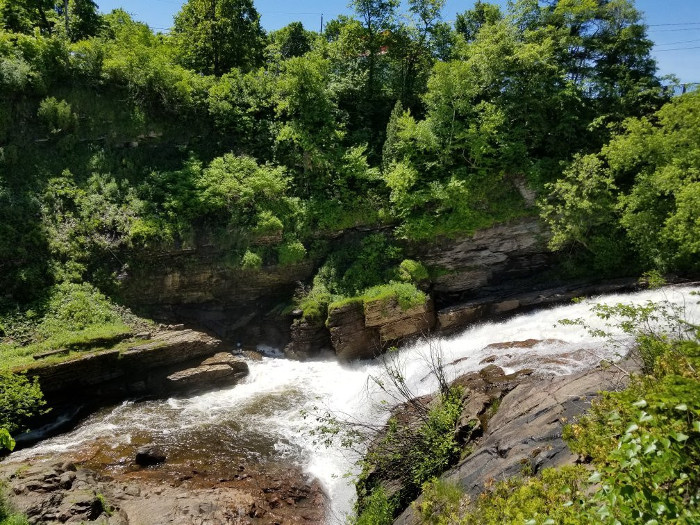 Parc de la Falaise et la Chute Kabir Kouba景点图片