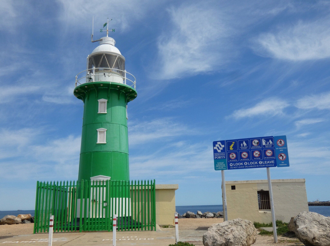 South Mole Lighthouse景点图片