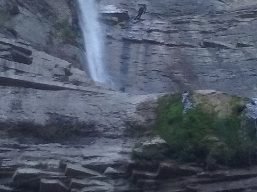 Cascada Del Sorrosal景点图片