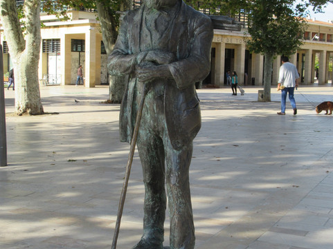 Statue of Paul Cezanne-普罗旺斯必去景点