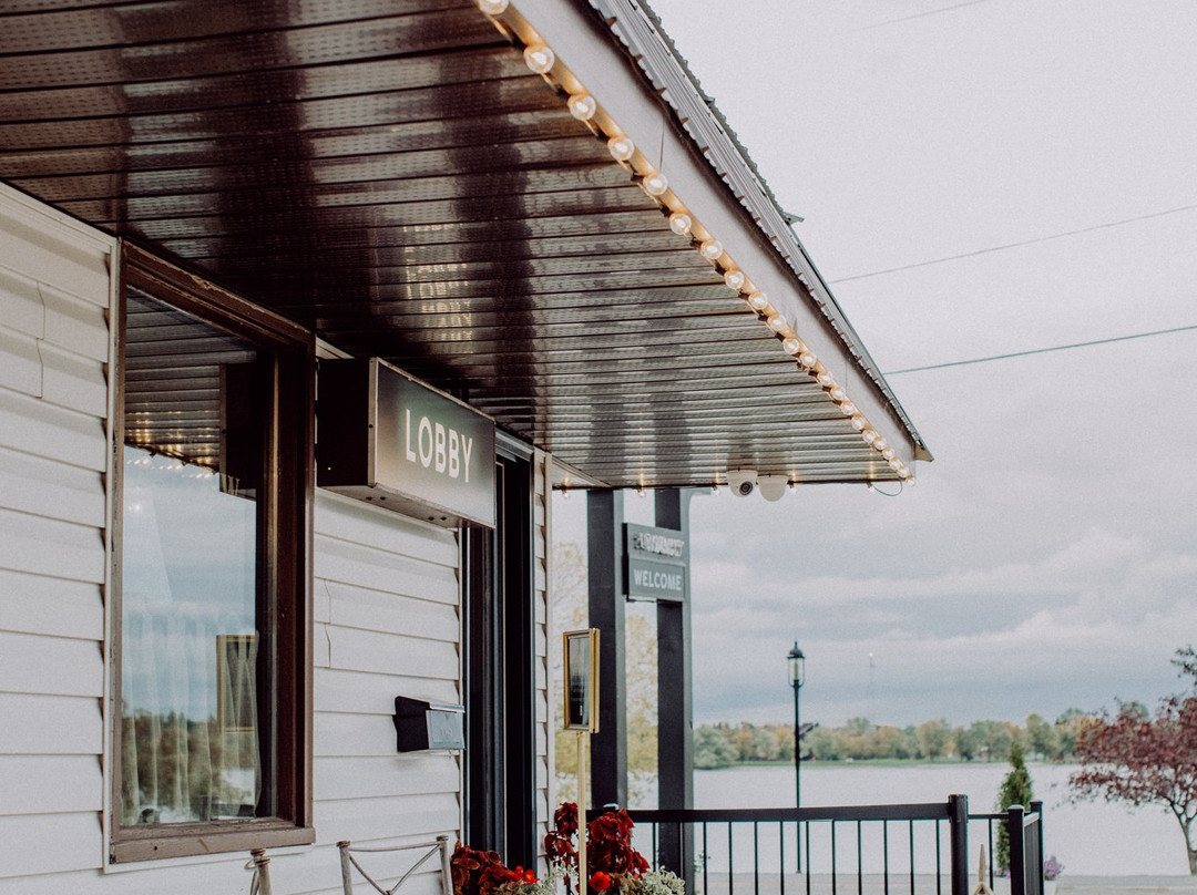 The Bayview Motel主图