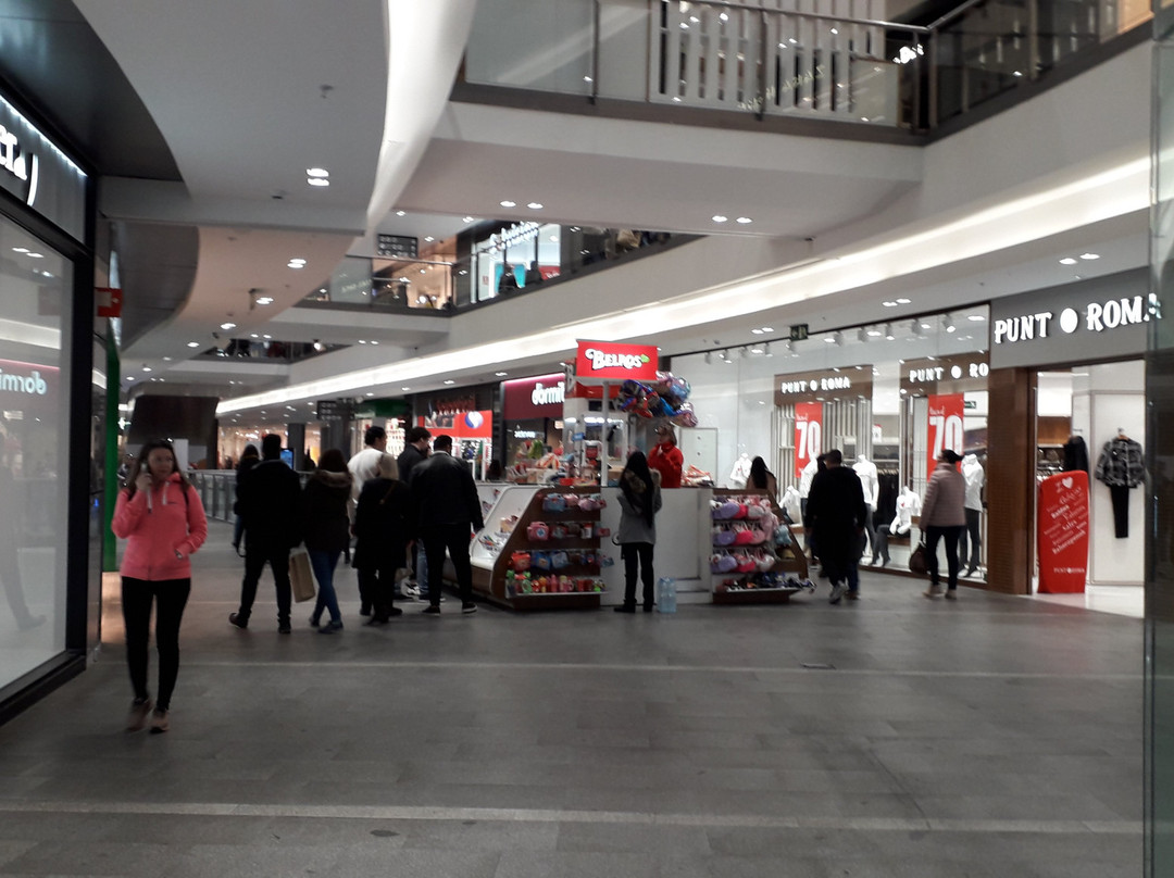 La Fira Centre Comercial-雷乌斯必去景点