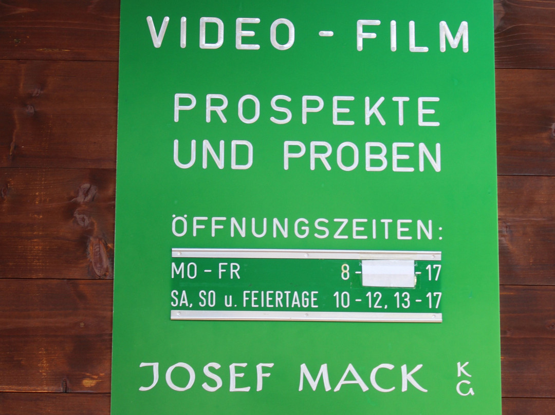 Josef Mack Latschenol-Brennerei景点图片