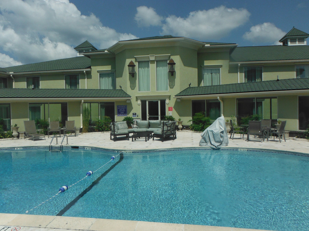 小镇乡村旅馆及套房酒店主图