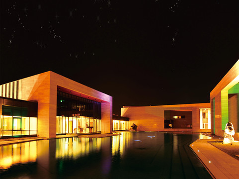 行宫大酒店主图