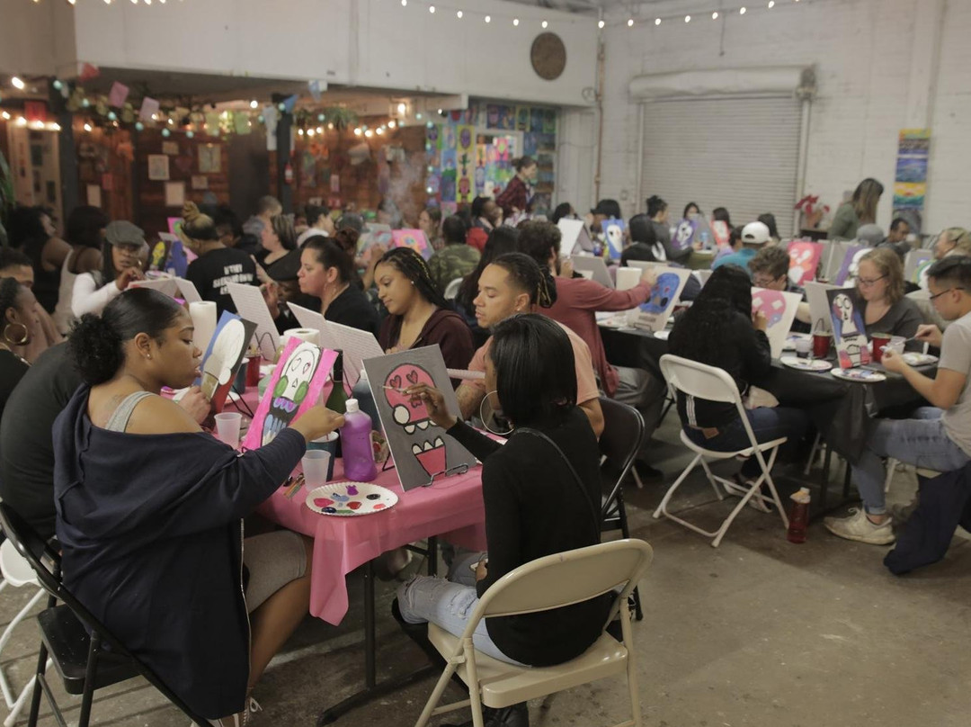 Puff, Pass, and Paint-丹佛必去景点