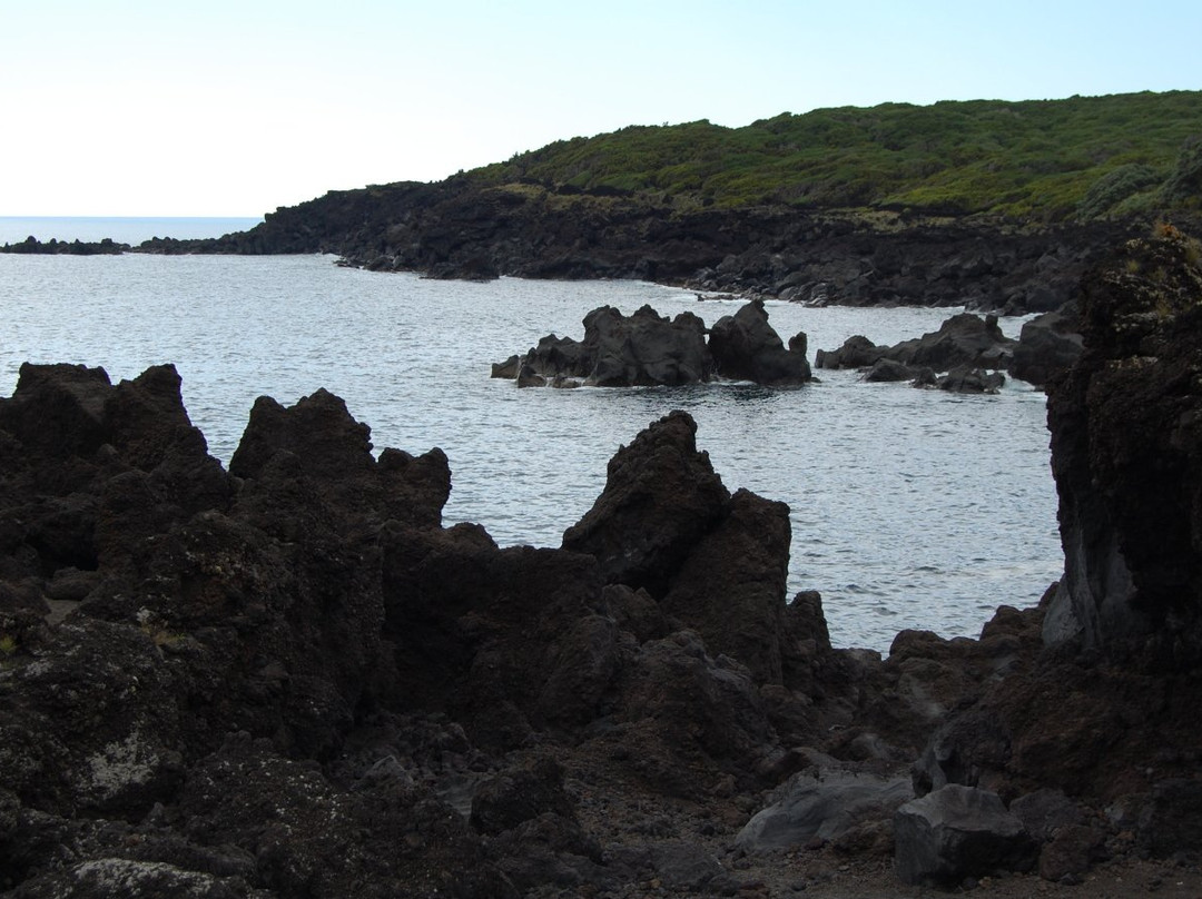 Piscinas Naturais do Varadouro-Capelo必去景点