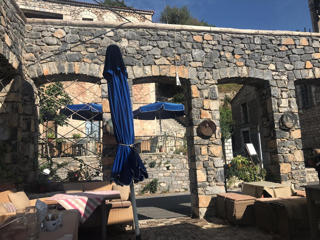 Agnantio Studios & Suites主图