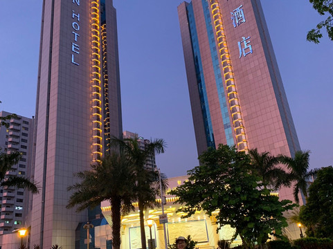 中洲圣廷苑酒店主图