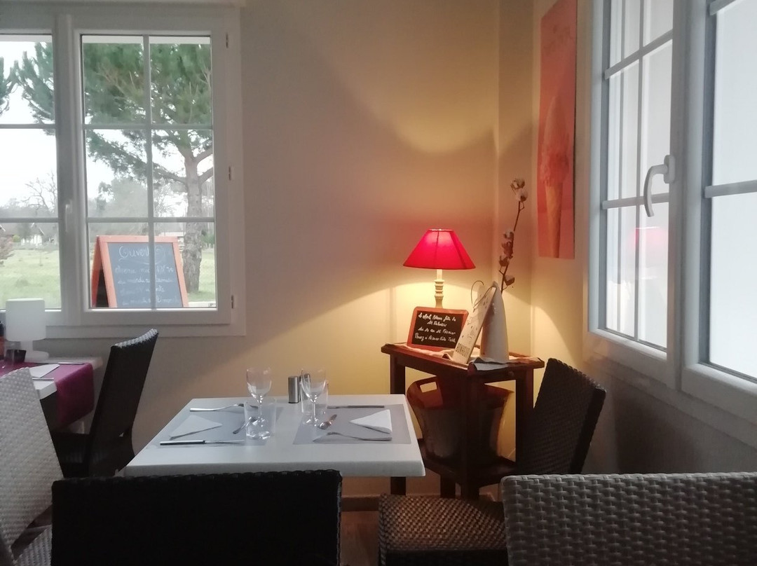 Le Merle Blanc Louchats主图