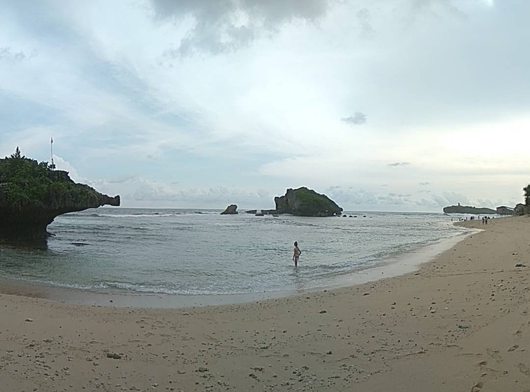 Pantai Ngandong-基杜尔山必去景点