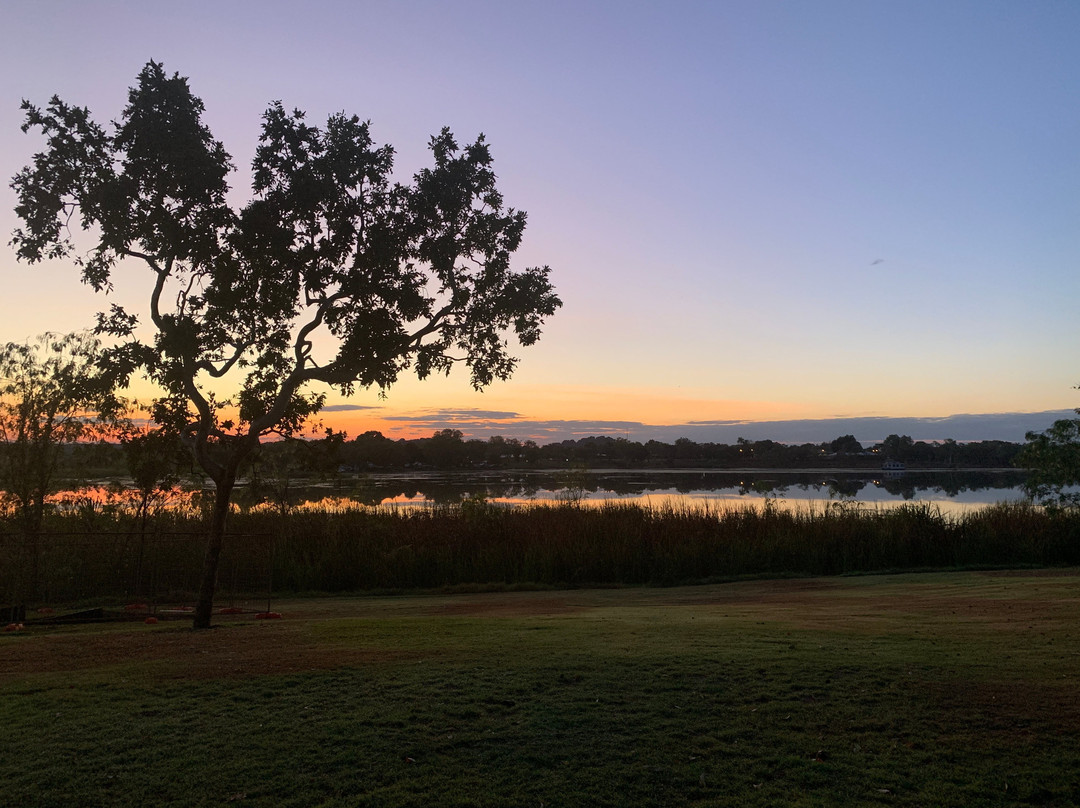 Lakeview Apartments主图