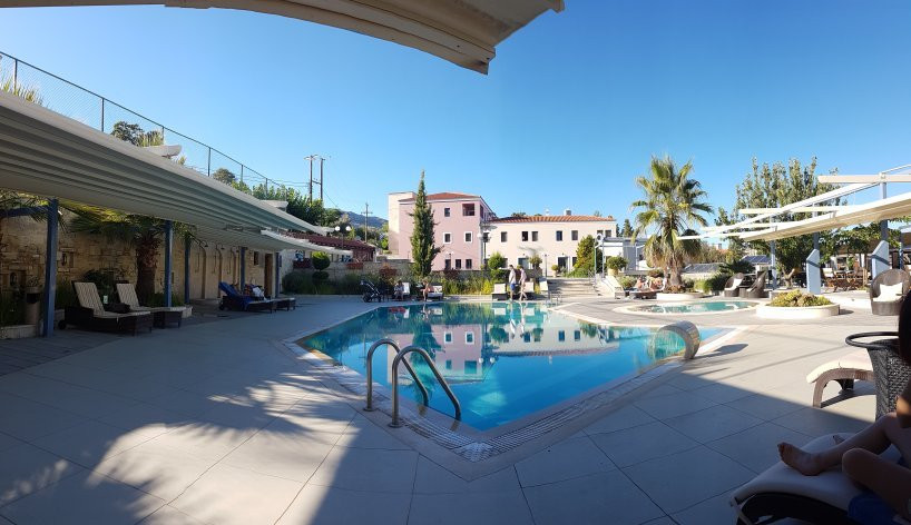 Alexander Hotel