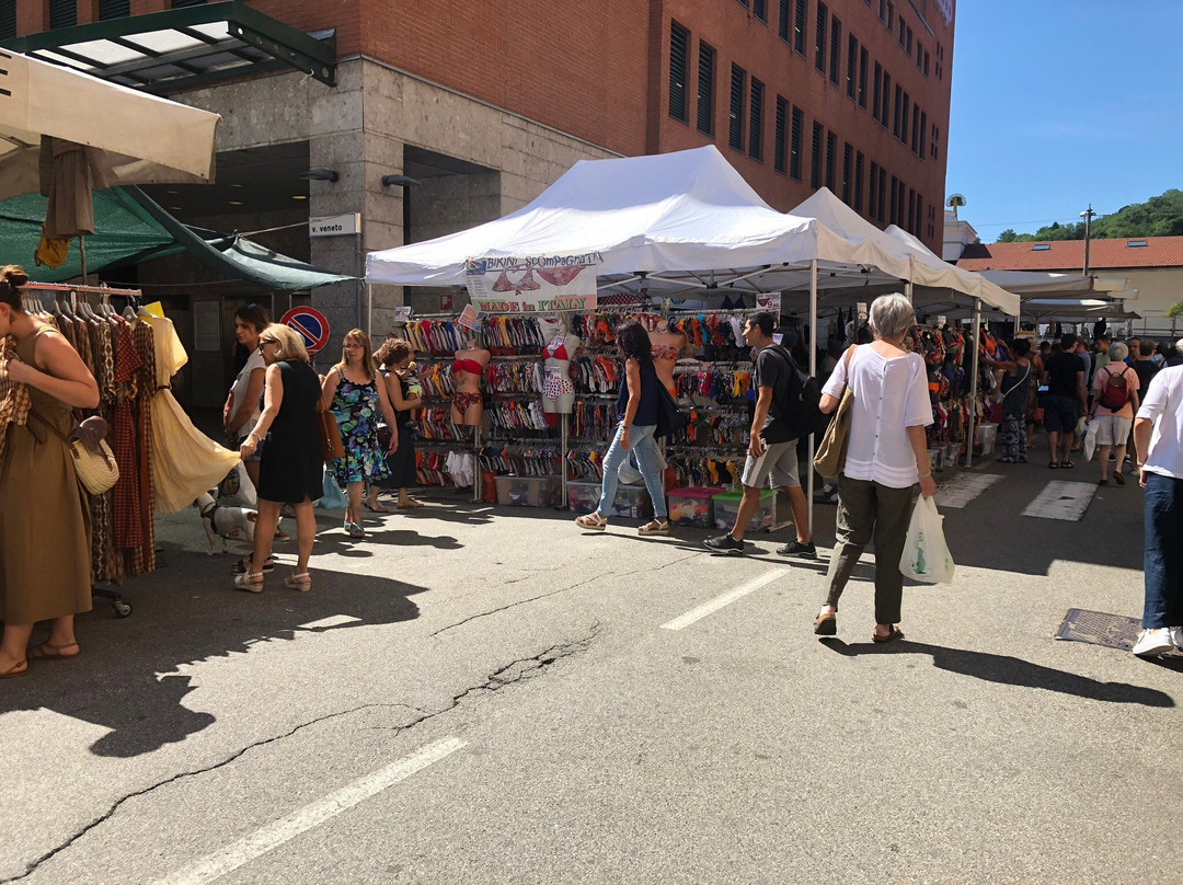 Mercato del Martedí-Laveno-Mombello必去景点
