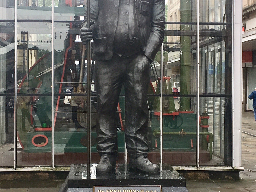 Fred Dibnah Statue景点图片
