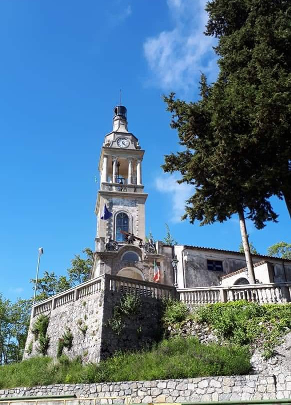 Faro Votivo景点图片