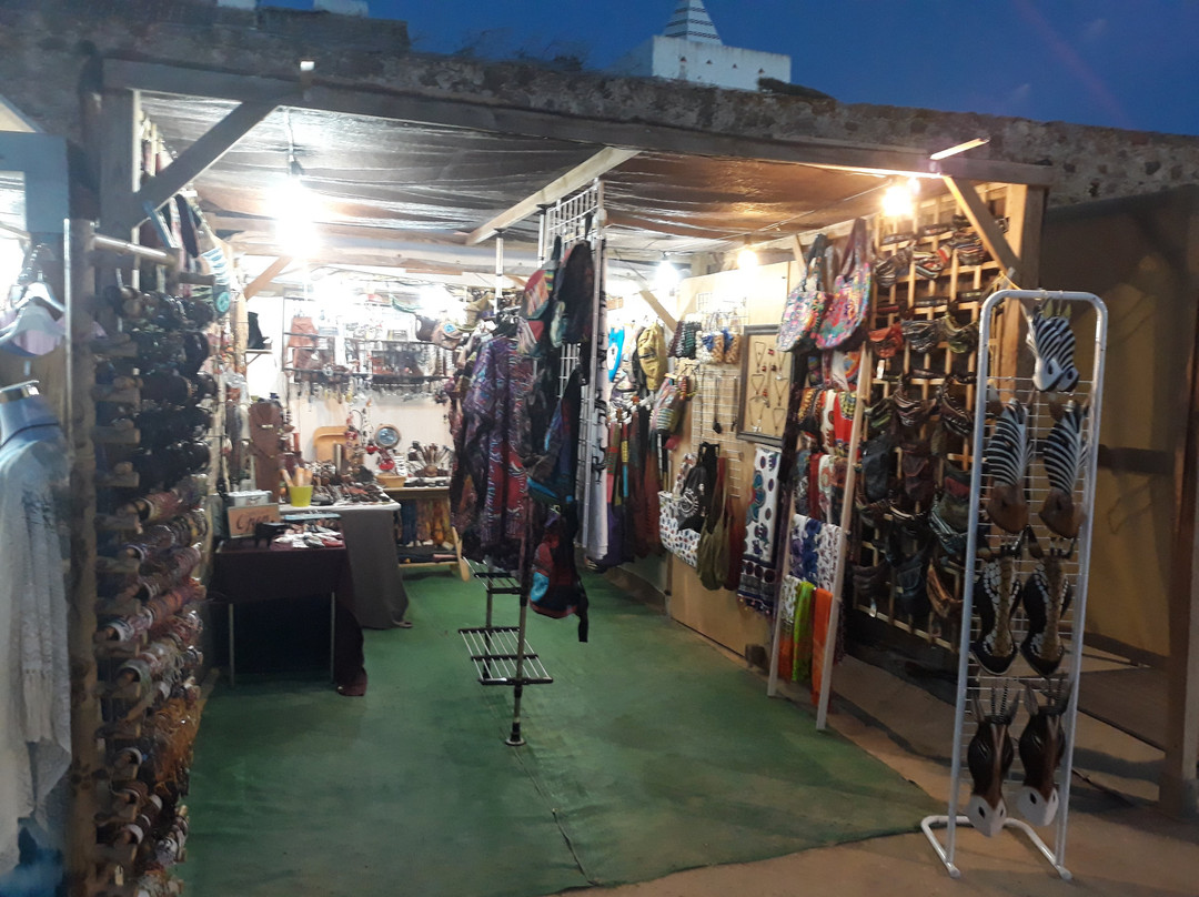 Mercado Artesanal de la Muralla景点图片