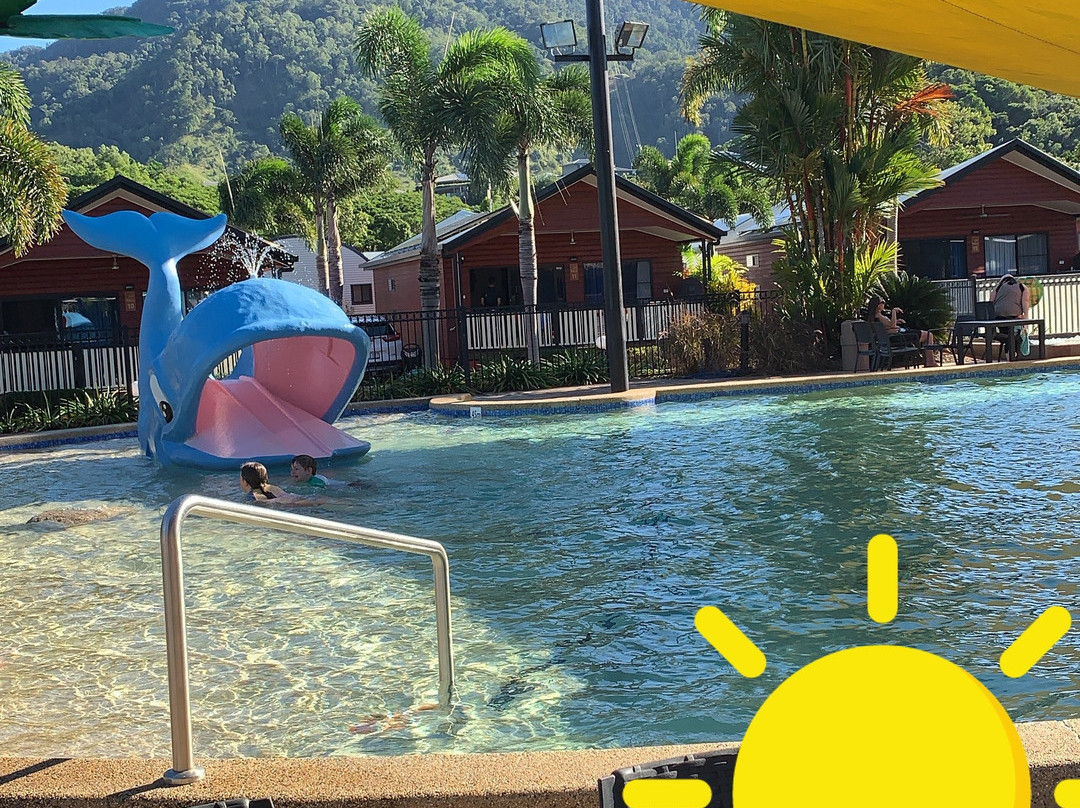 卡里恩斯椰子度假酒店主图