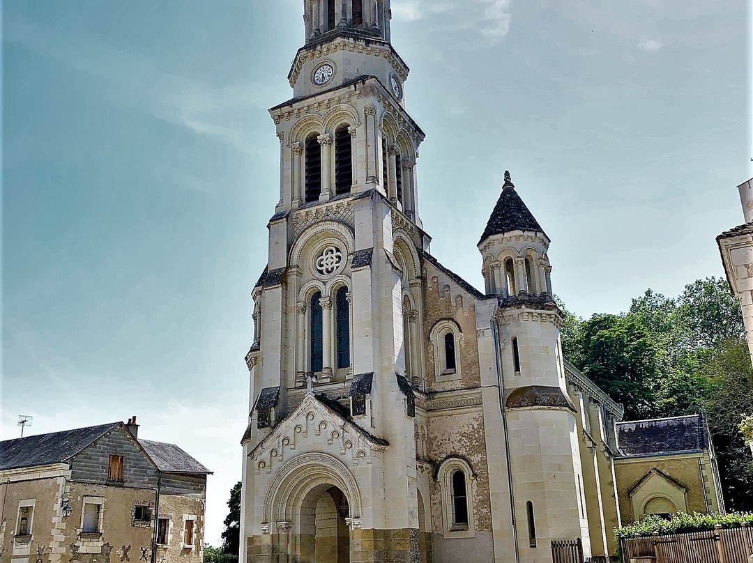Eglise Saint-Martin et Sainte-Marguerite-Les Ormes必去景点