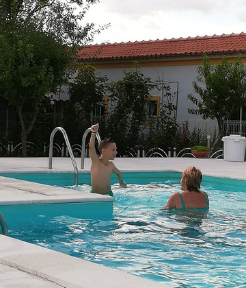 格拉萨酒店主图