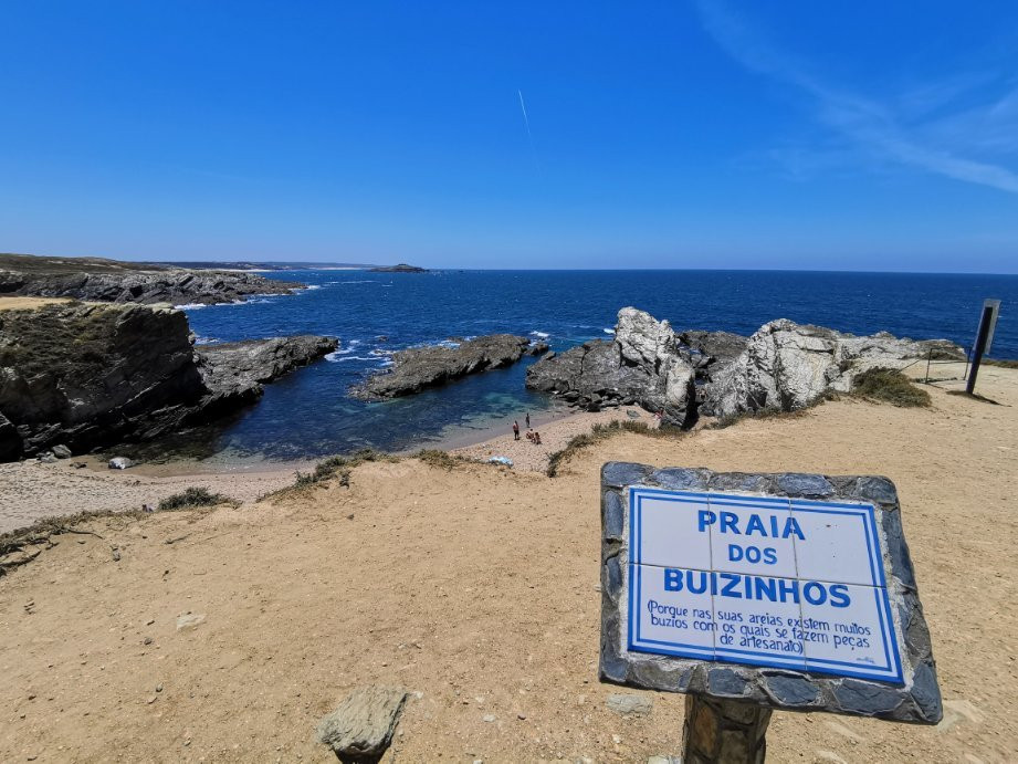 Praia dos Buizinhos景点图片