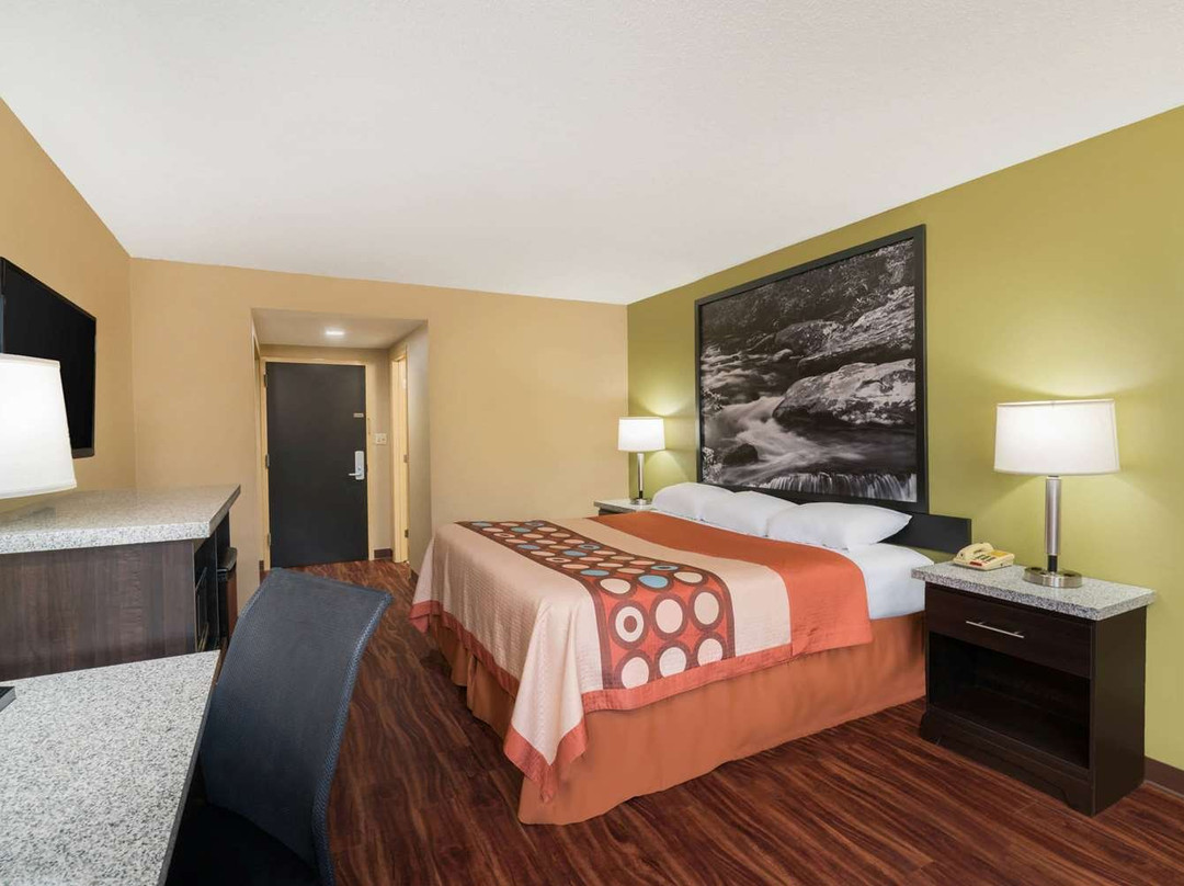 Super 8 by Wyndham Raleigh North East主图