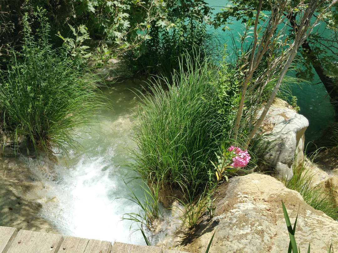 Polylimnio Waterfalls Tours-Charavgi必去景点