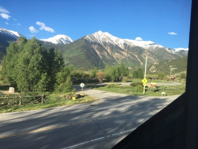 The Twin Lakes Inn主图