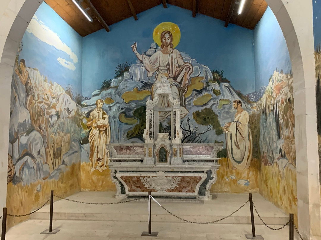 Chapelle des Pénitents Blancs-普罗旺斯地区莱博必去景点