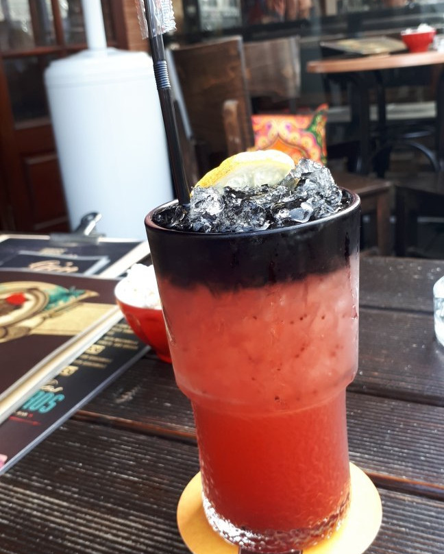 Los Puros Cuban Bar-阿沃必去景点