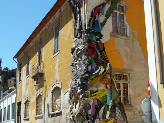 Half Rabbit by Bordalo II-加亚新城必去景点