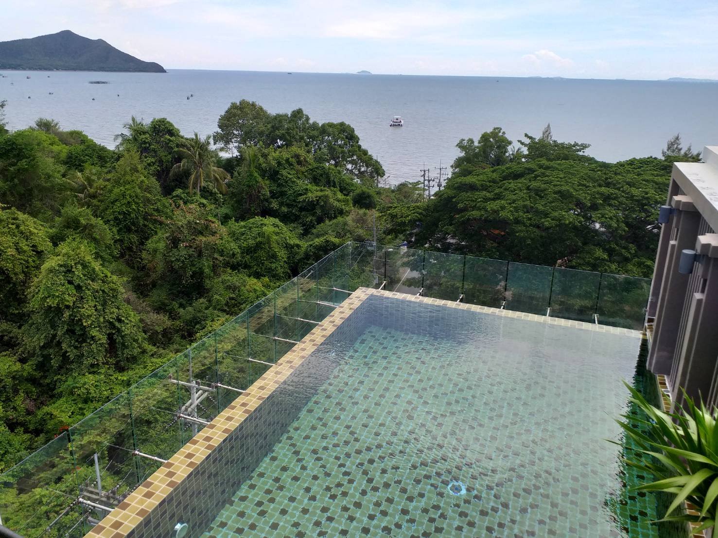 De Amber Bang Sarae by Beach Holiday-泳池