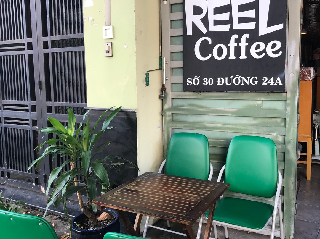 Duc Hoa Dong餐馆和美食-Reel Coffee