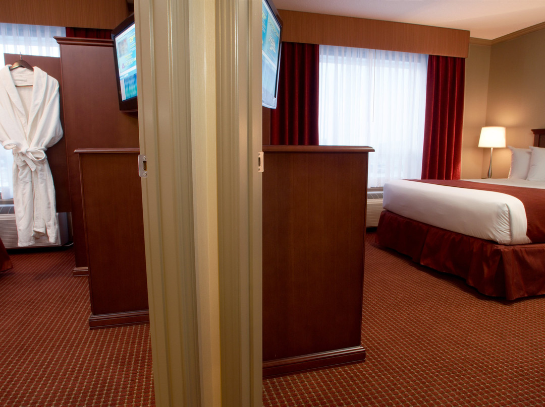 Merit Hotel & Suites主图