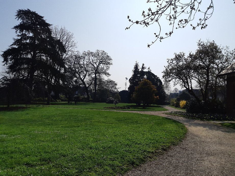 Square de Villeneuve-雷恩必去景点