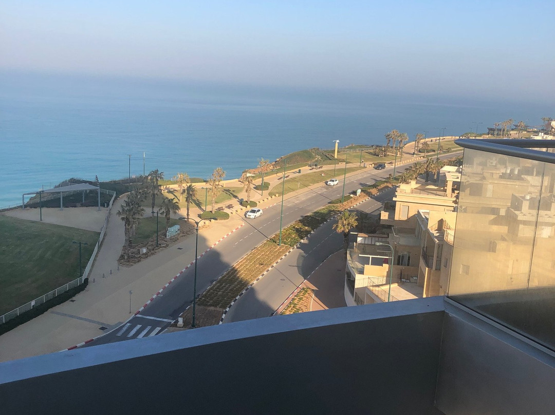 Ramada Hotel & Suites by Wyndham Netanya主图