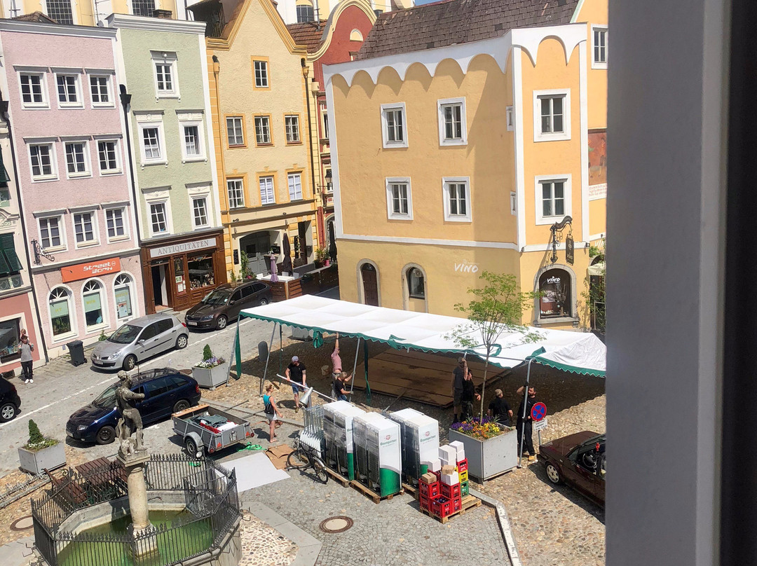 Unterer Stadtplatz-莎丁必去景点