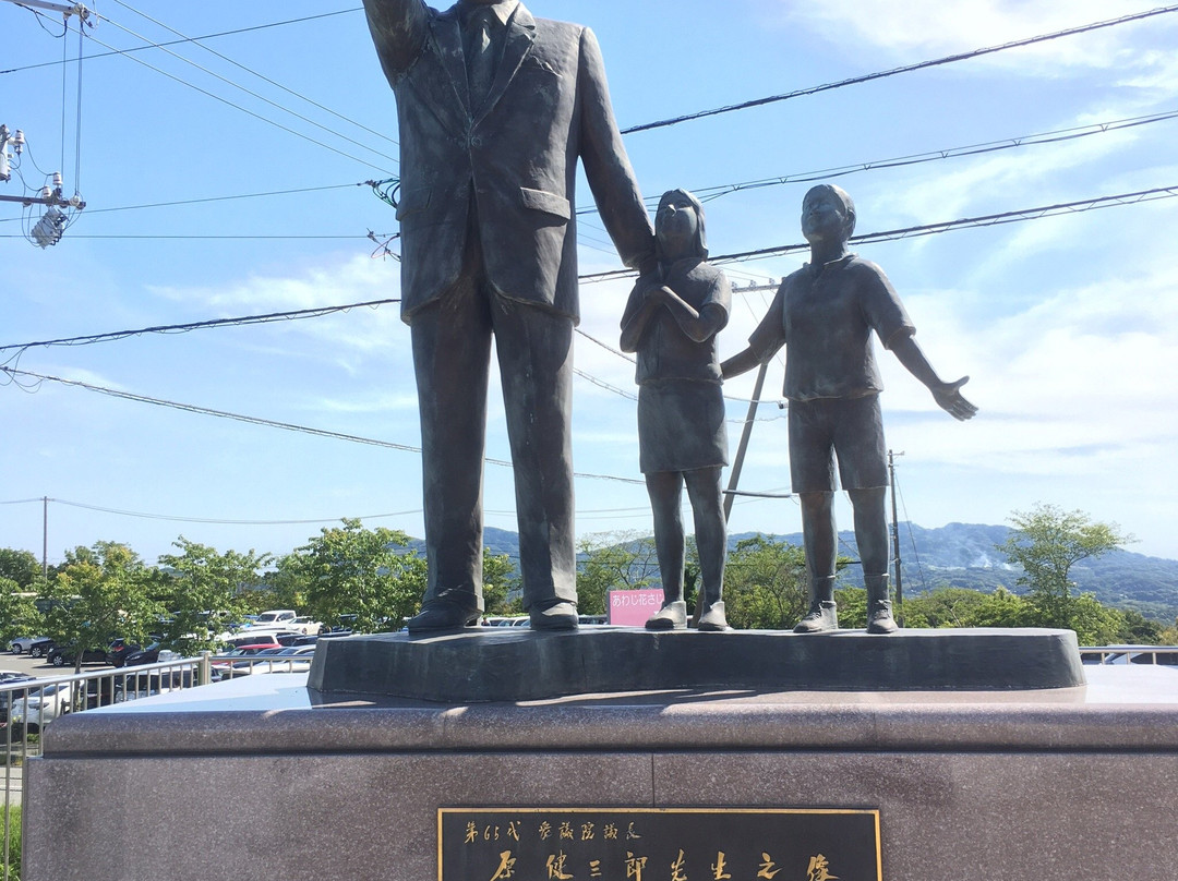 Kenzaburo Hara Statue-淡路市必去景点