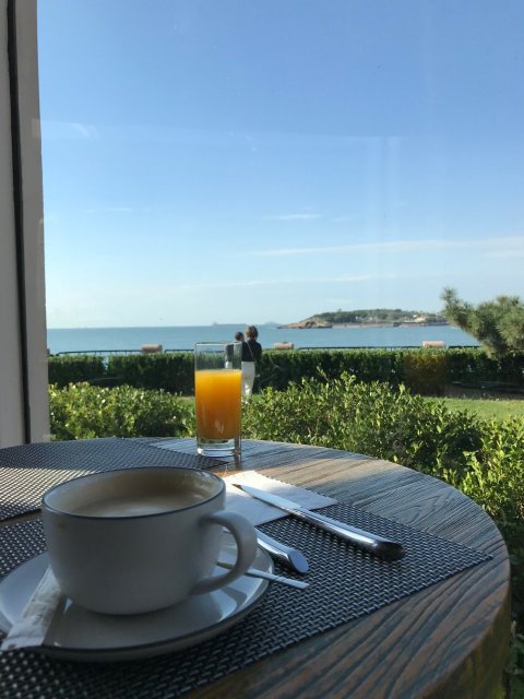 青岛美墅假期酒店21号海边别墅-餐饮