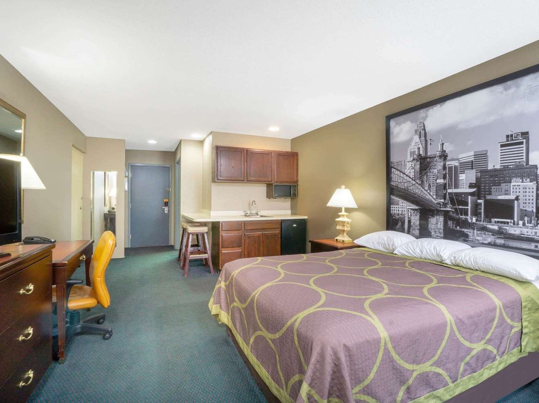 Super 8 by Wyndham Harrison OH主图