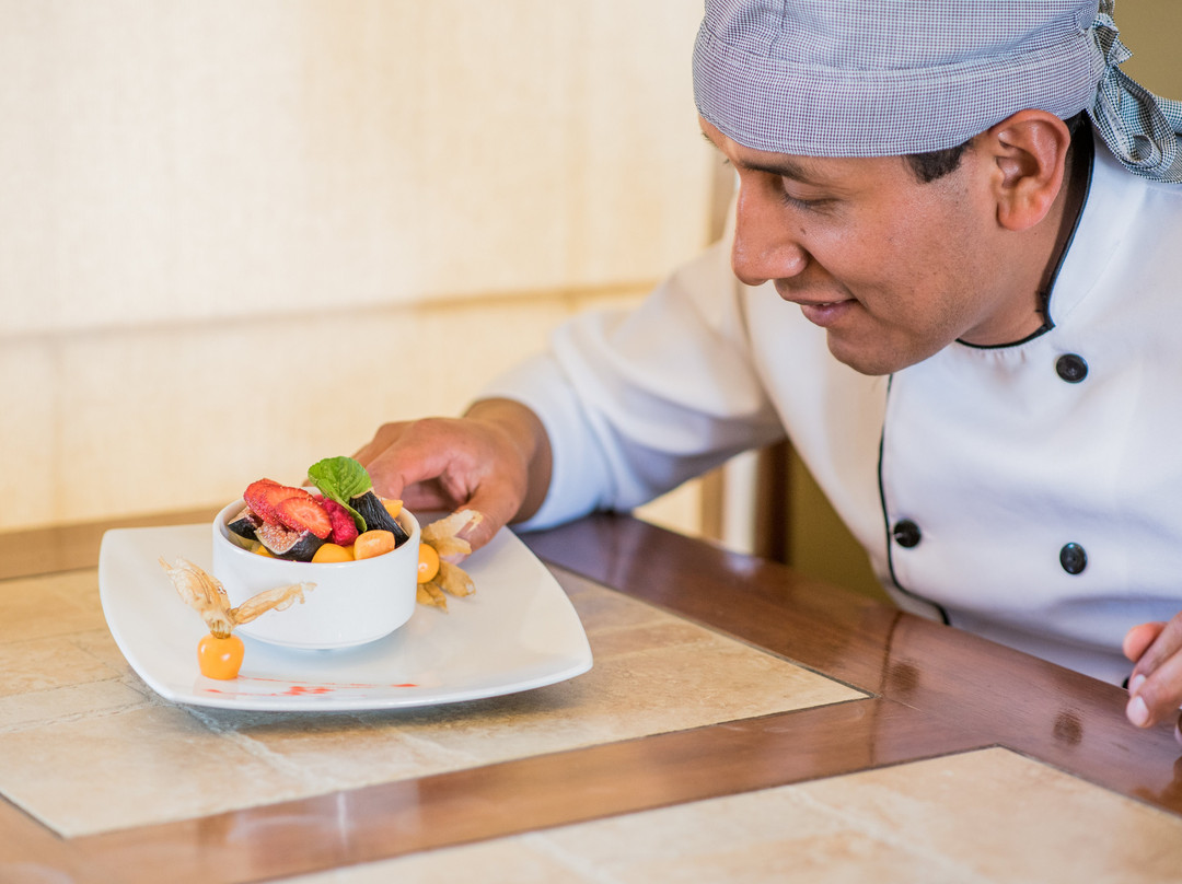 罗斯坦波斯酒店主图