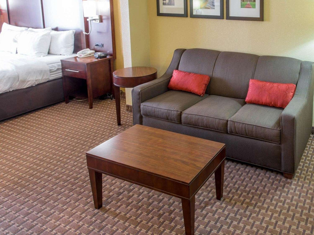 Comfort Suites Port Allen - Baton Rouge主图